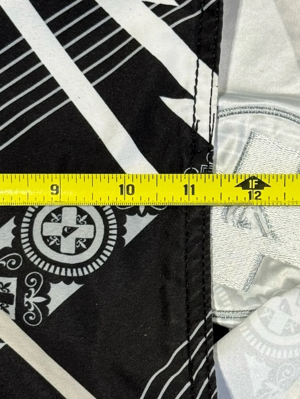 Vintage Quicksilver Board Shorts Men's 33 Graffiti Spellout Y2K Beach X Games